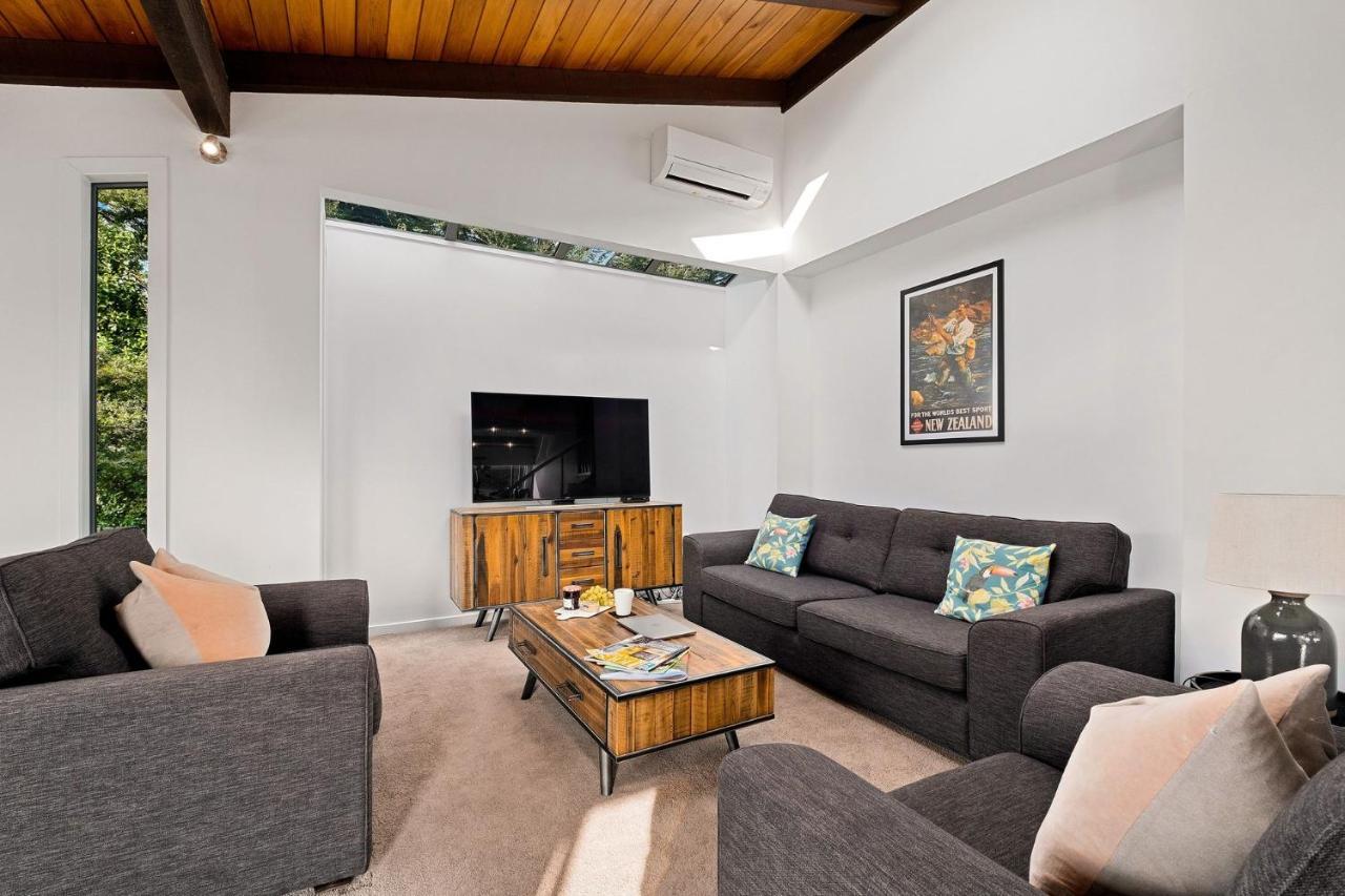 Queenstown Lakefront Dream 4 Bed Exterior photo