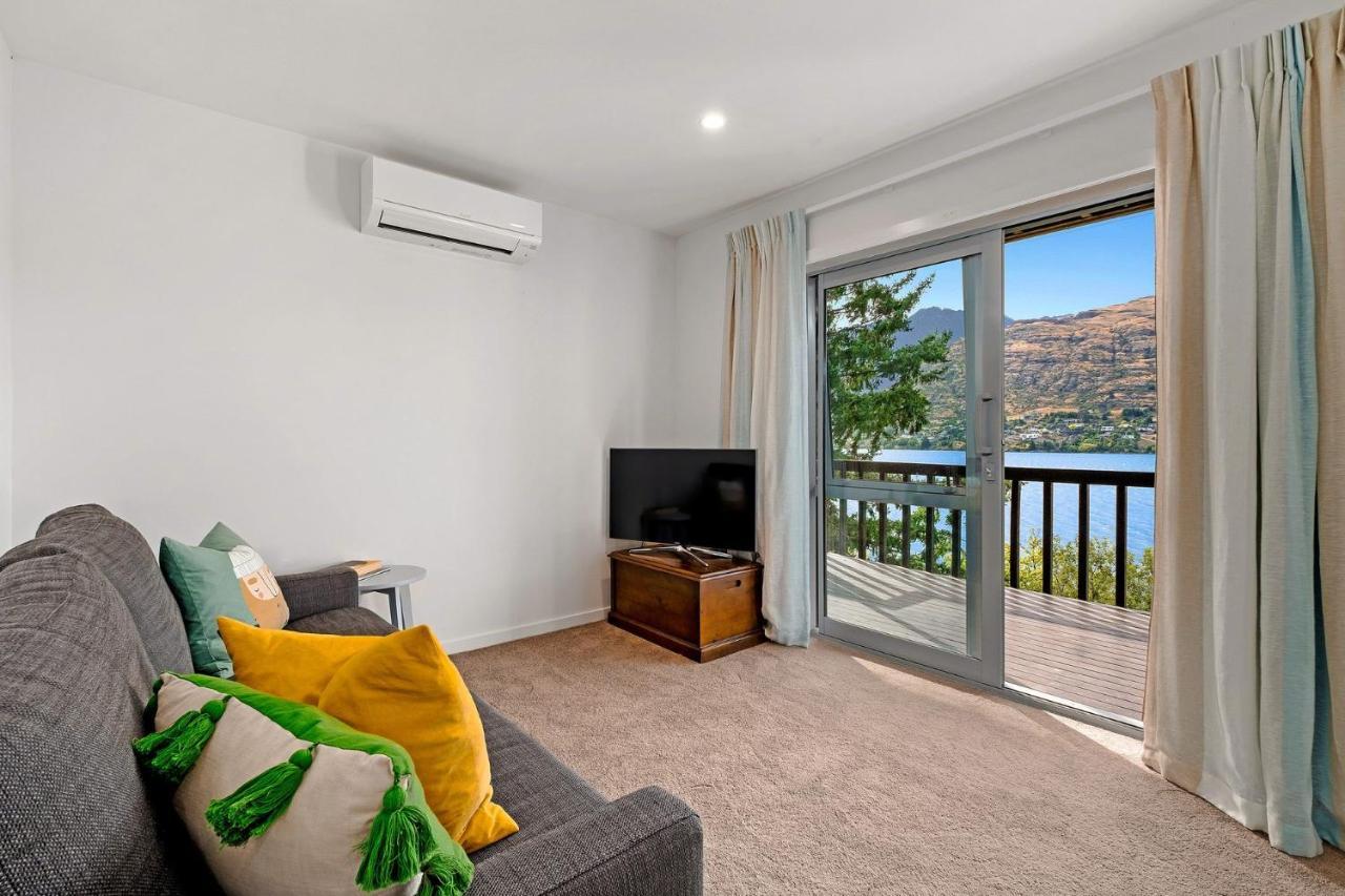 Queenstown Lakefront Dream 4 Bed Exterior photo